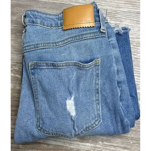 Avec Les Filles Jeans 27 Distressed High Waisted Ripped Cotton Raw Hem Capri